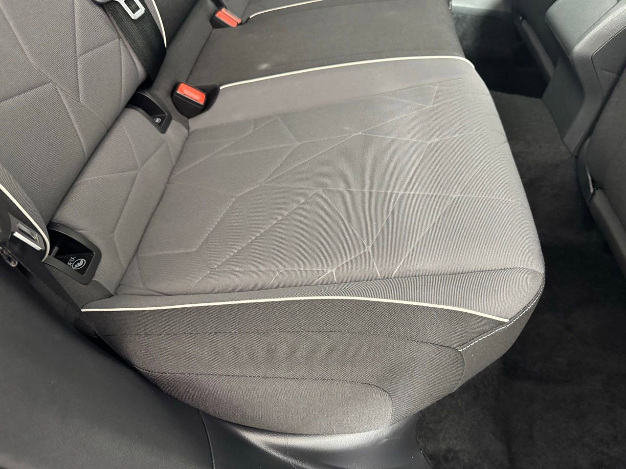 Used 2025 Volkswagen Jetta Sport FWD image 32