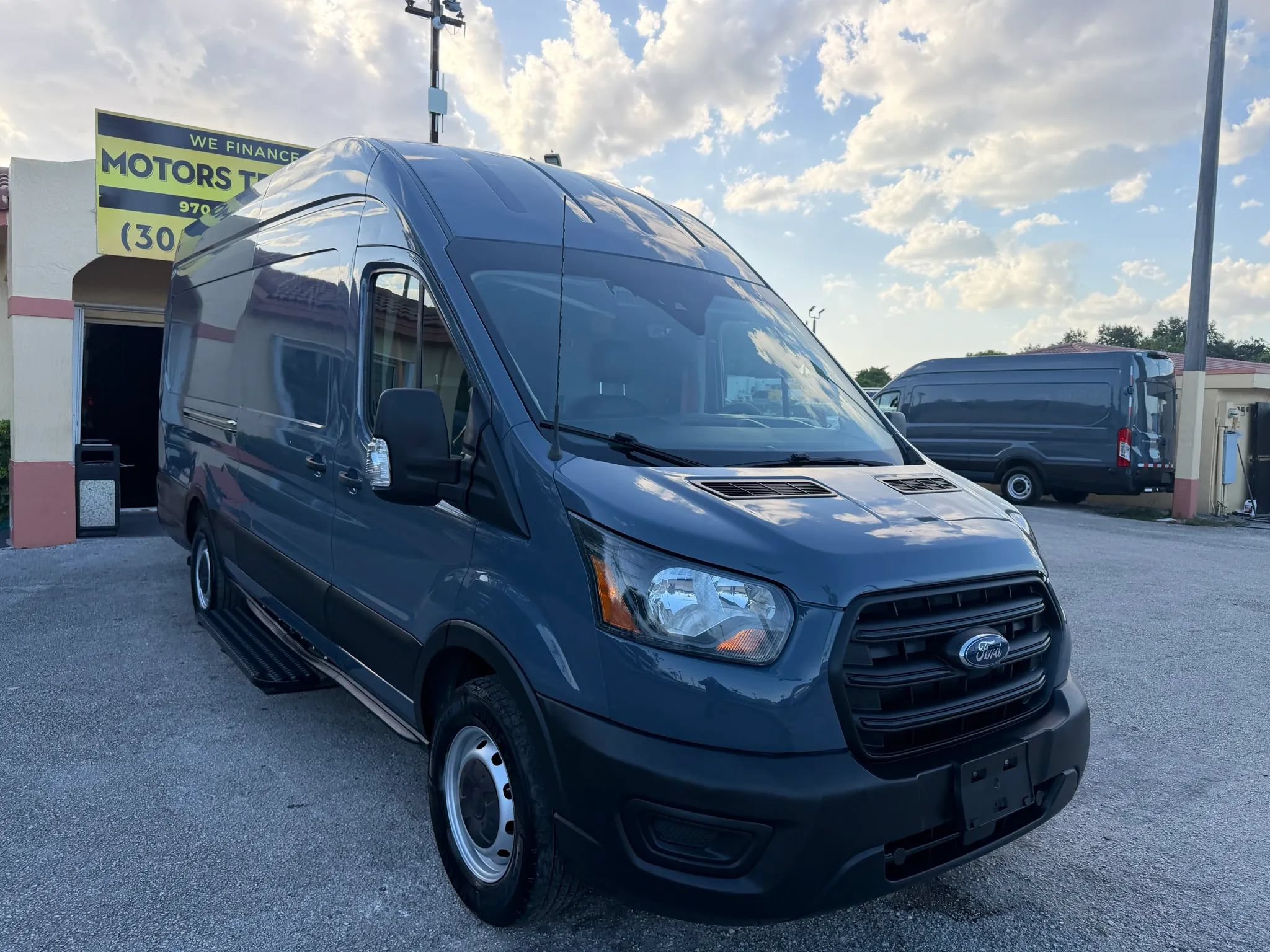 Used 2020 Ford Transit 250 148 High Roof Extended RWD image 9