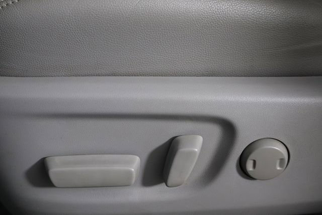 Used 2020 Toyota Sienna XLE w/ XLE Navigation Package image 24