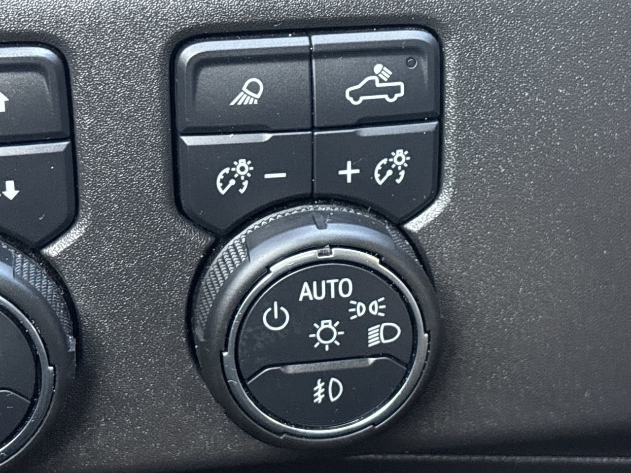 Used 2024 Chevrolet Silverado 1500 ZR2 w/ Technology Package image 22