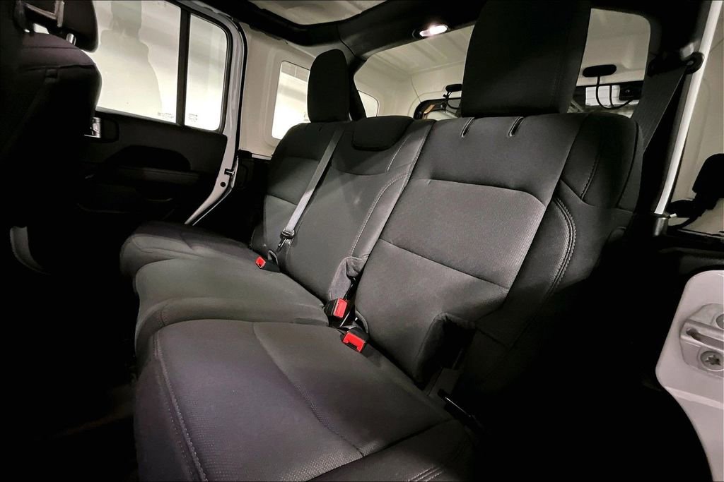 Used 2022 Jeep Wrangler Unlimited Sahara w/ Cold Weather Group image 35