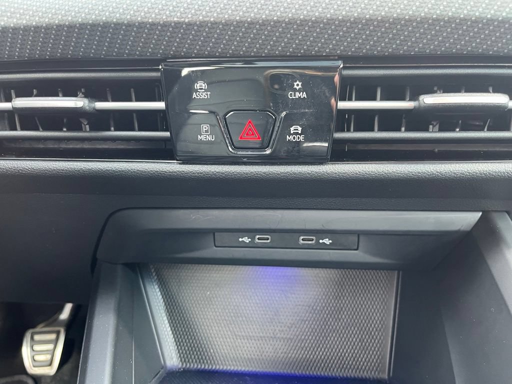 Used 2022 Volkswagen Golf R AWD/4WD image 16