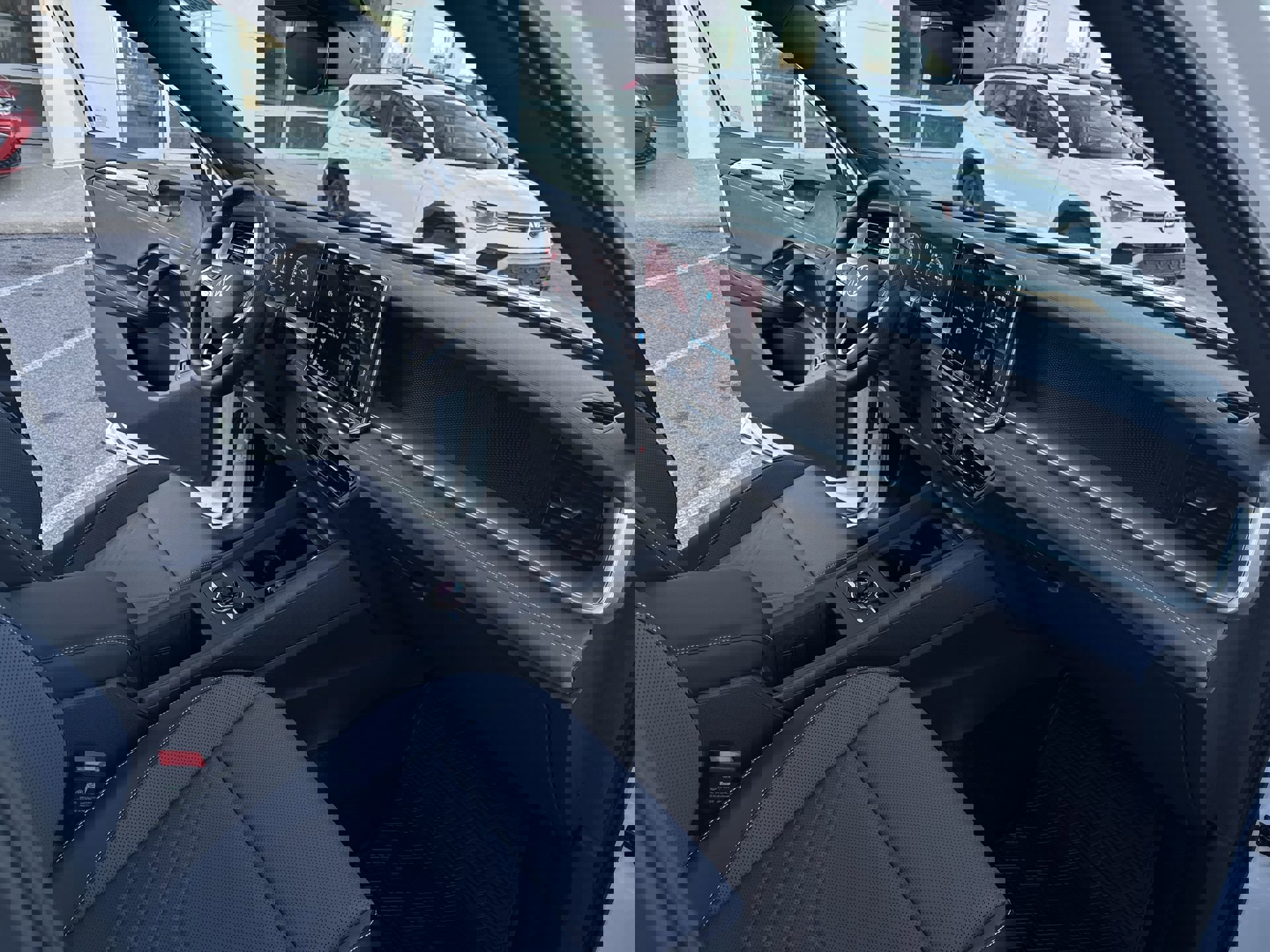 New 2026 Volkswagen Tiguan SE R-Line image 30