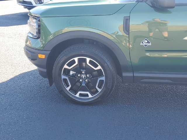 Used 2024 Ford Bronco Sport Outer Banks w/ Tech Package AWD/4WD image 8