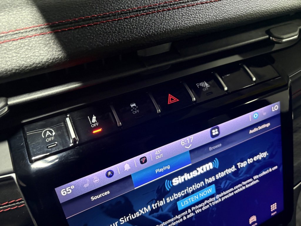 Used 2022 Jeep Grand Cherokee Trailhawk w/ Luxury Tech Group III image 17