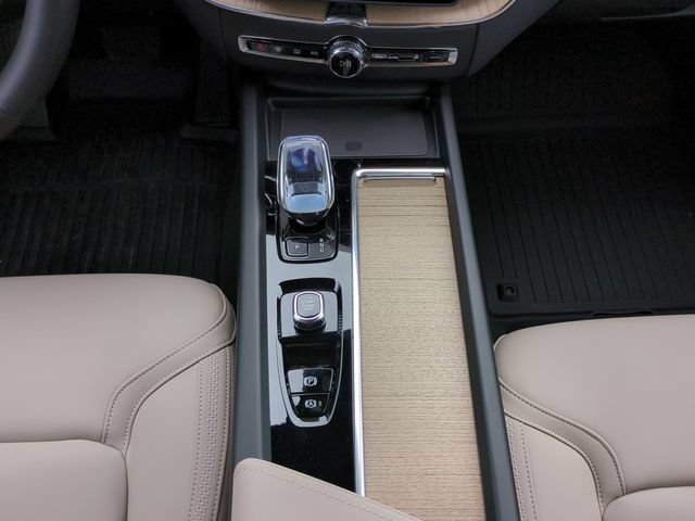 New 2026 Volvo XC60 B5 Plus w/ Protection Package Premier AWD/4WD image 14