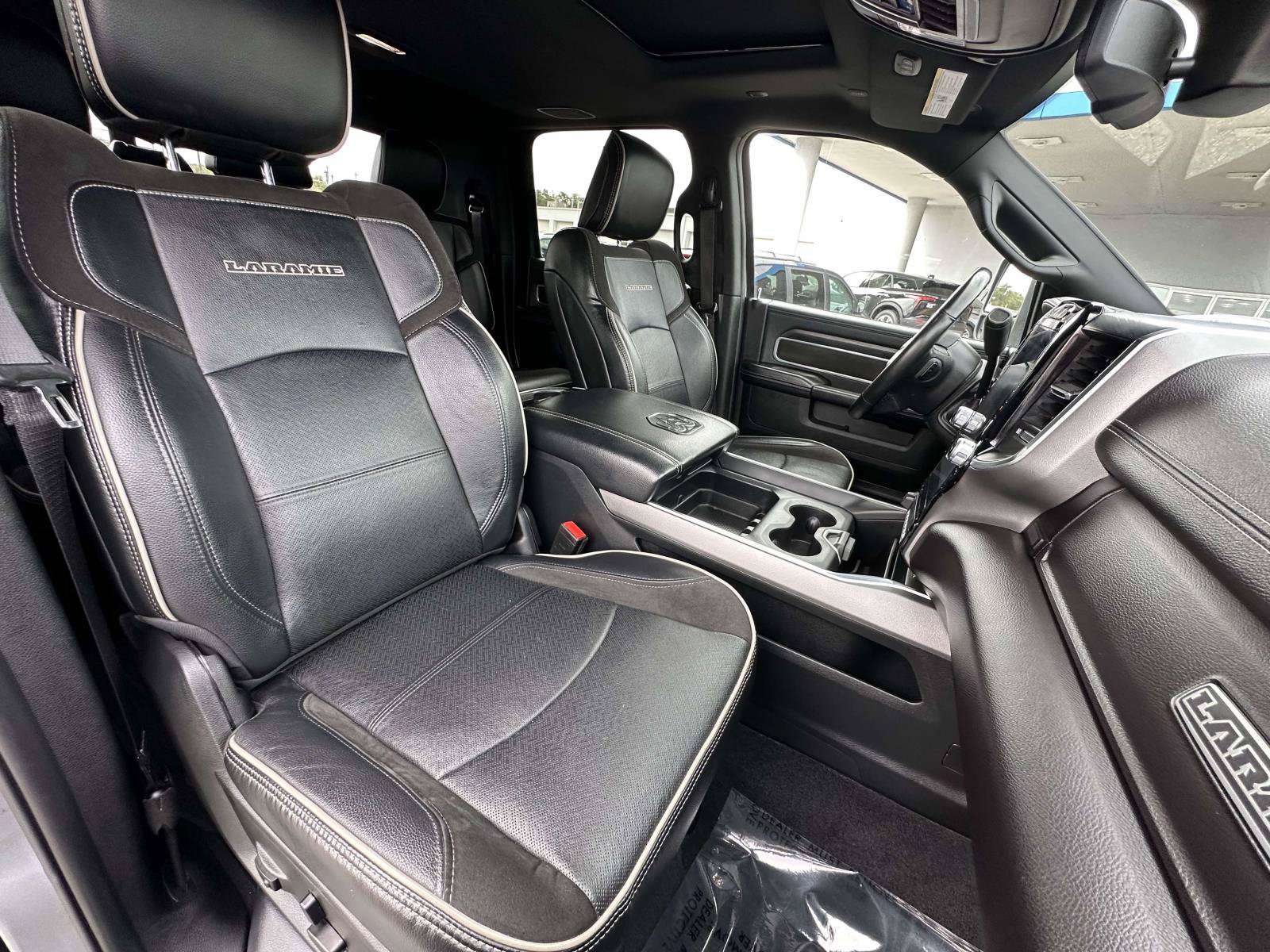 Used 2024 RAM 2500 Laramie w/ Sport Appearance Package AWD/4WD image 31