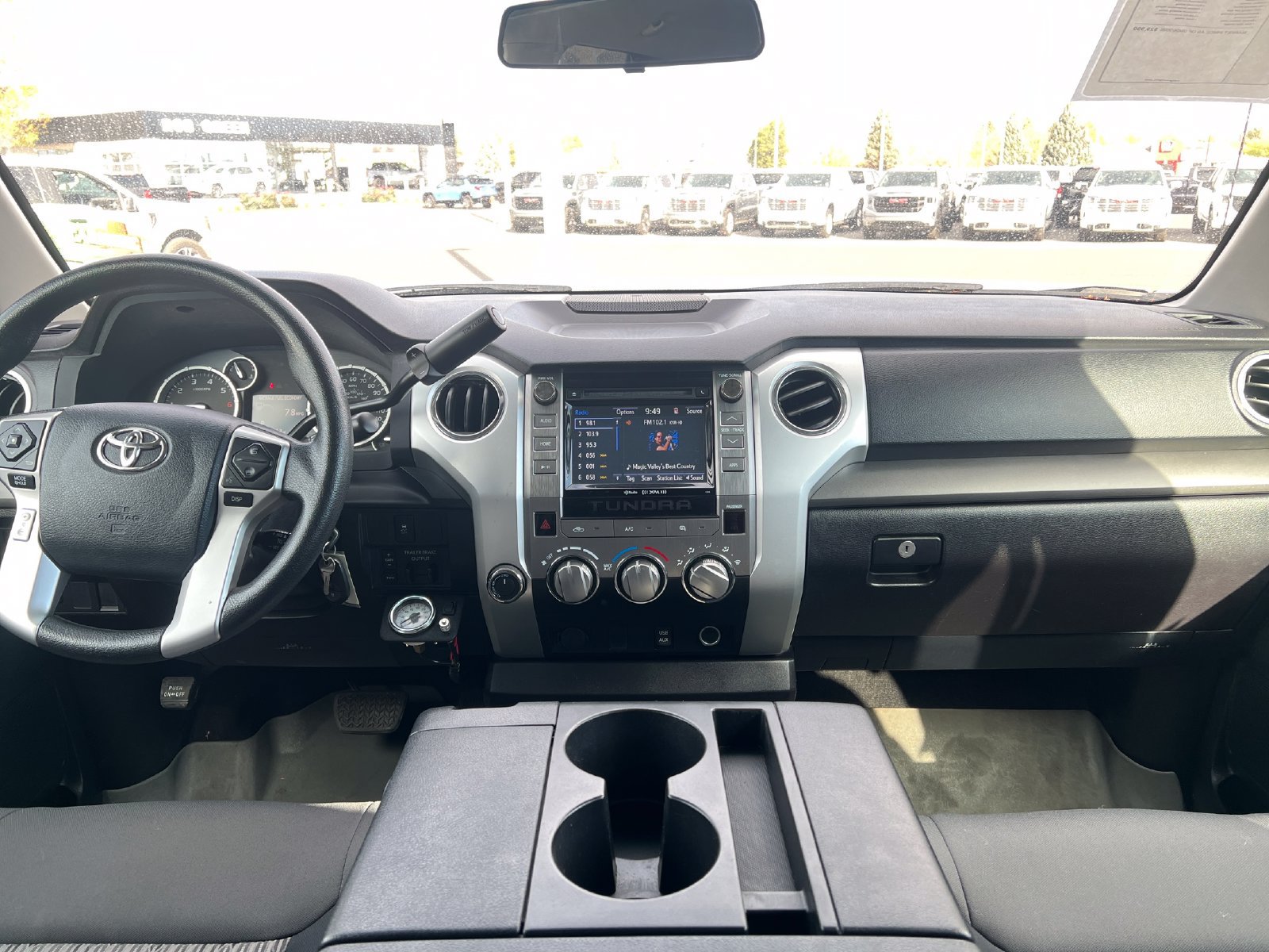 Used 2016 Toyota Tundra SR5 AWD/4WD image 10