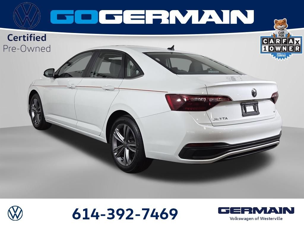 Used 2024 Volkswagen Jetta SE w/ Panoramic Sunroof Package FWD image 9