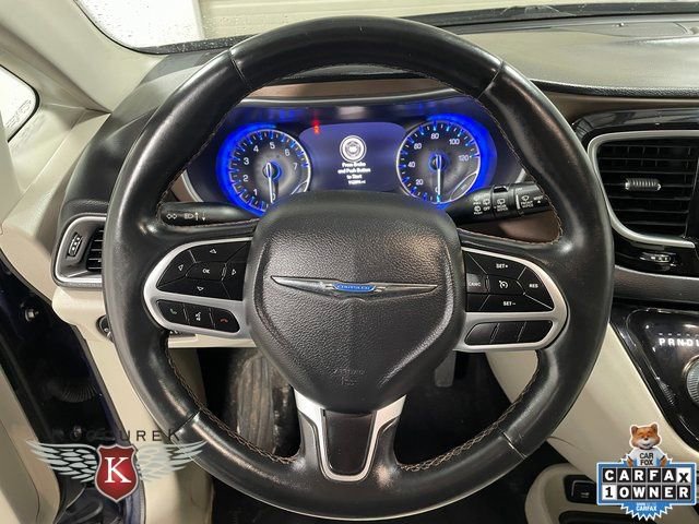 Used 2018 Chrysler Pacifica Touring-L Plus image 15