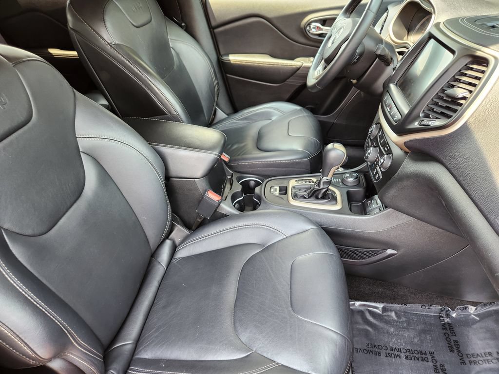 Used 2015 Jeep Cherokee Limited w/ Technology Group AWD/4WD image 5