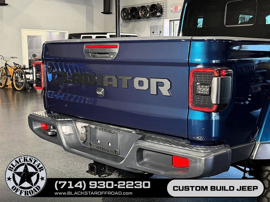 Used 2025 Jeep Gladiator Sport AWD/4WD image 13
