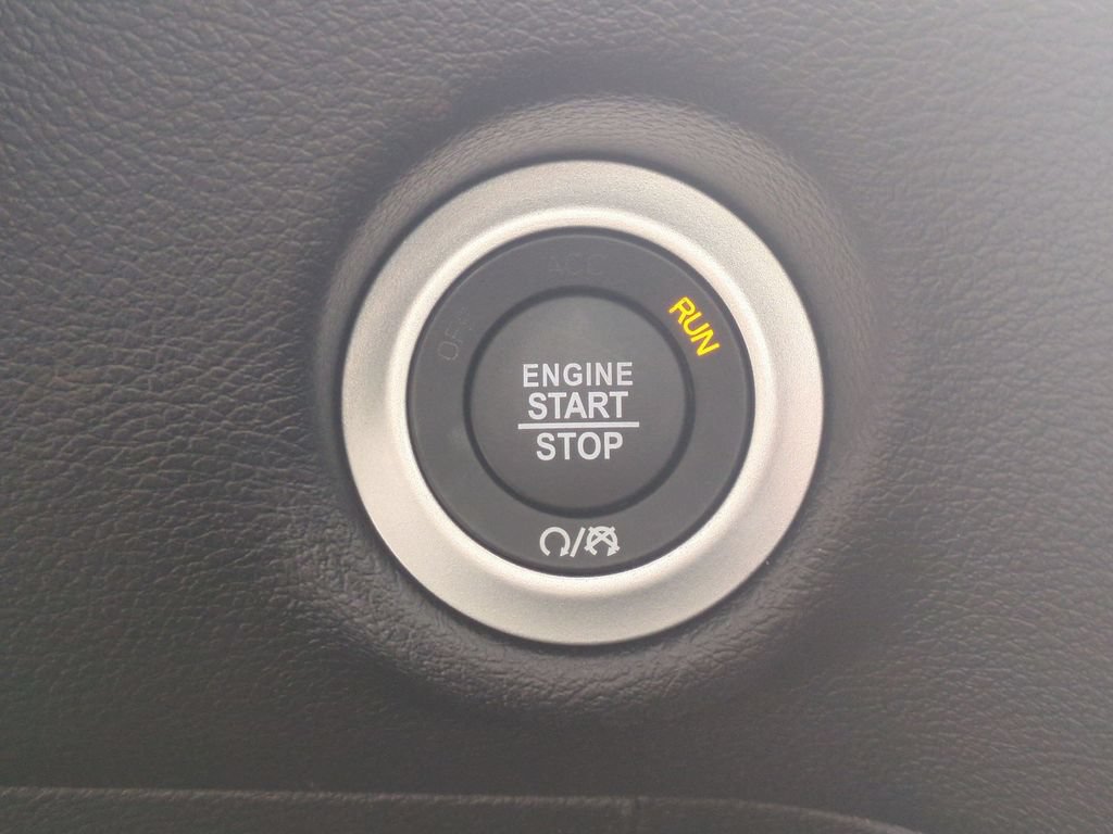 New 2027 Chrysler Pacifica Select FWD image 25