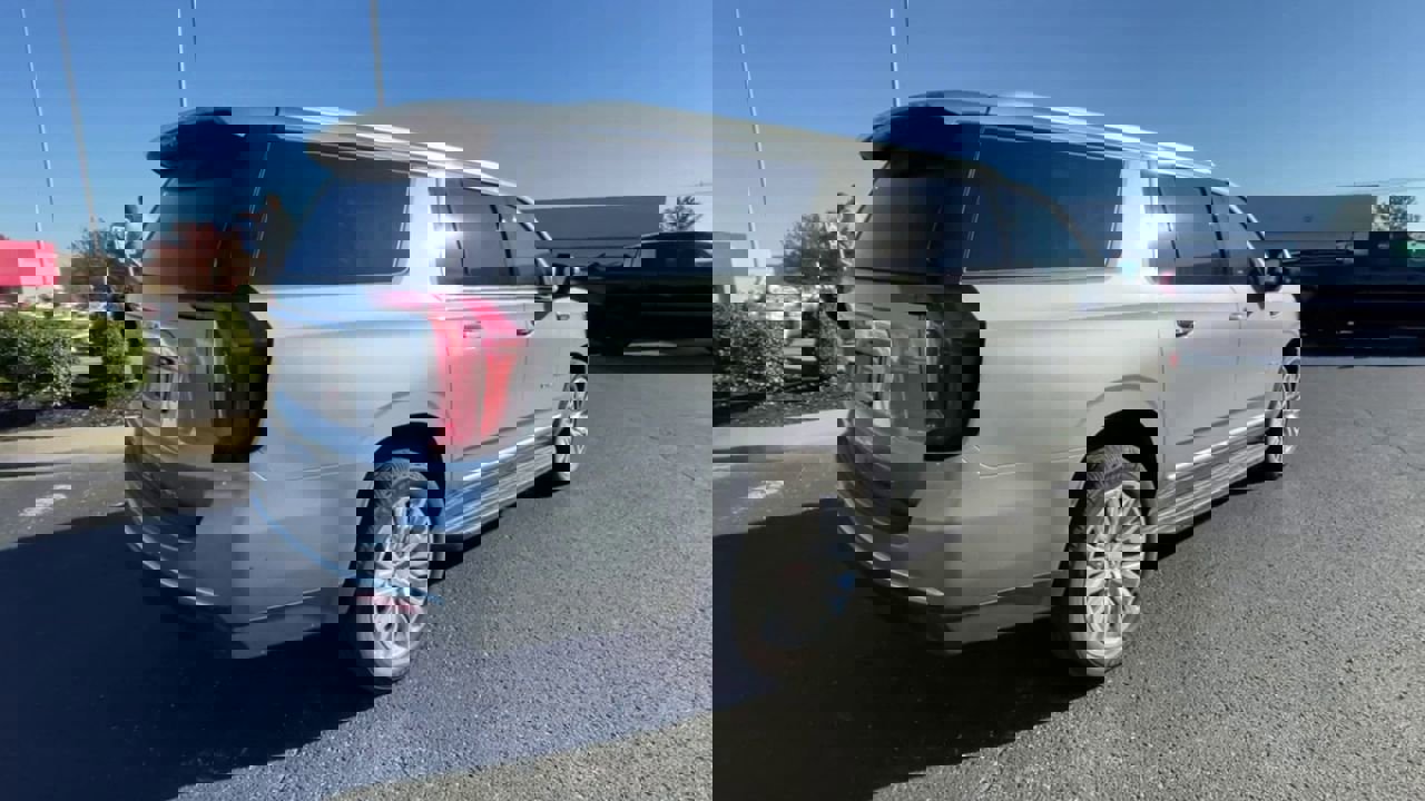 Certified 2023 GMC Yukon XL Denali image 9