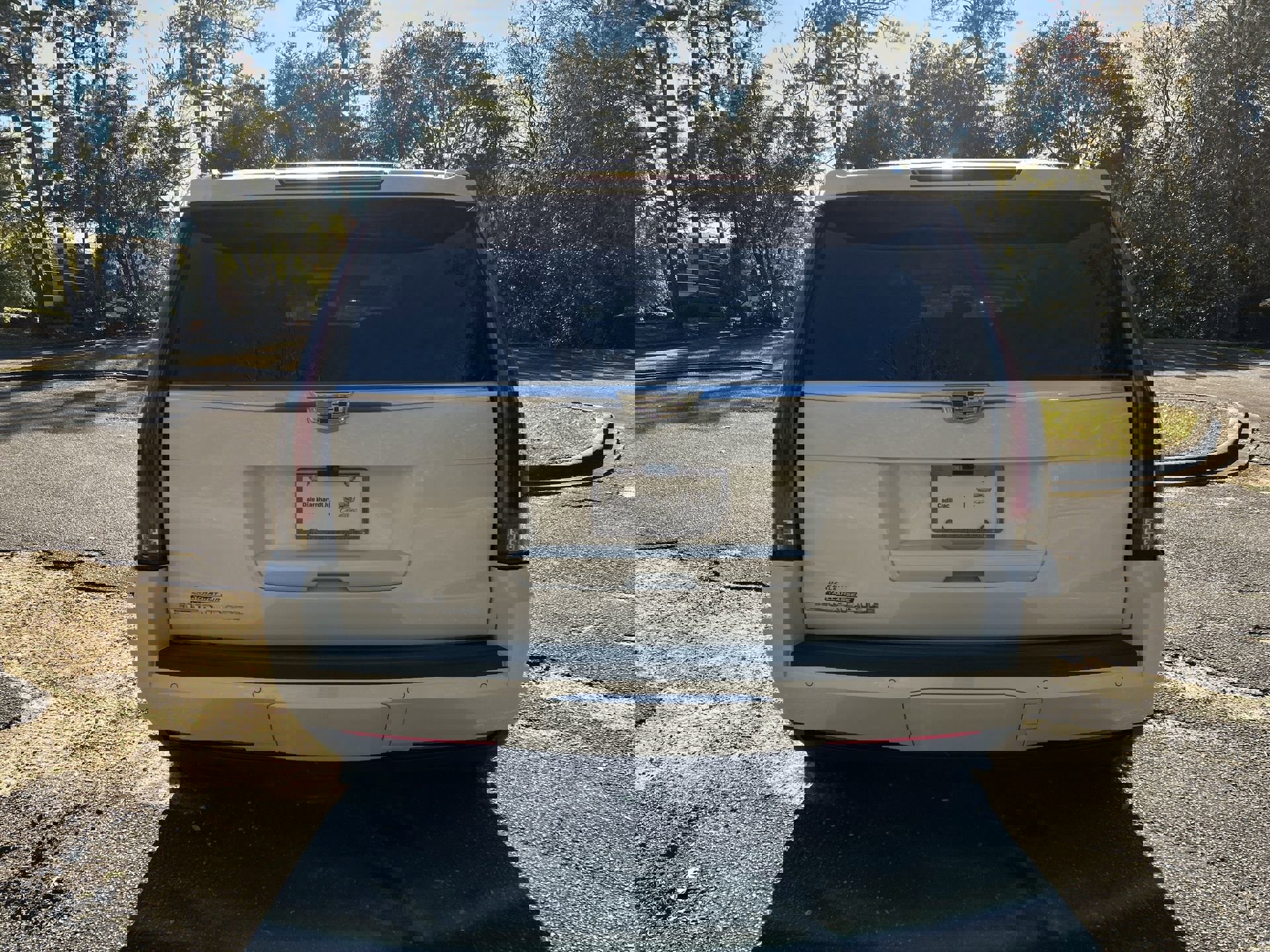 Used 2017 Cadillac Escalade Premium Luxury image 6