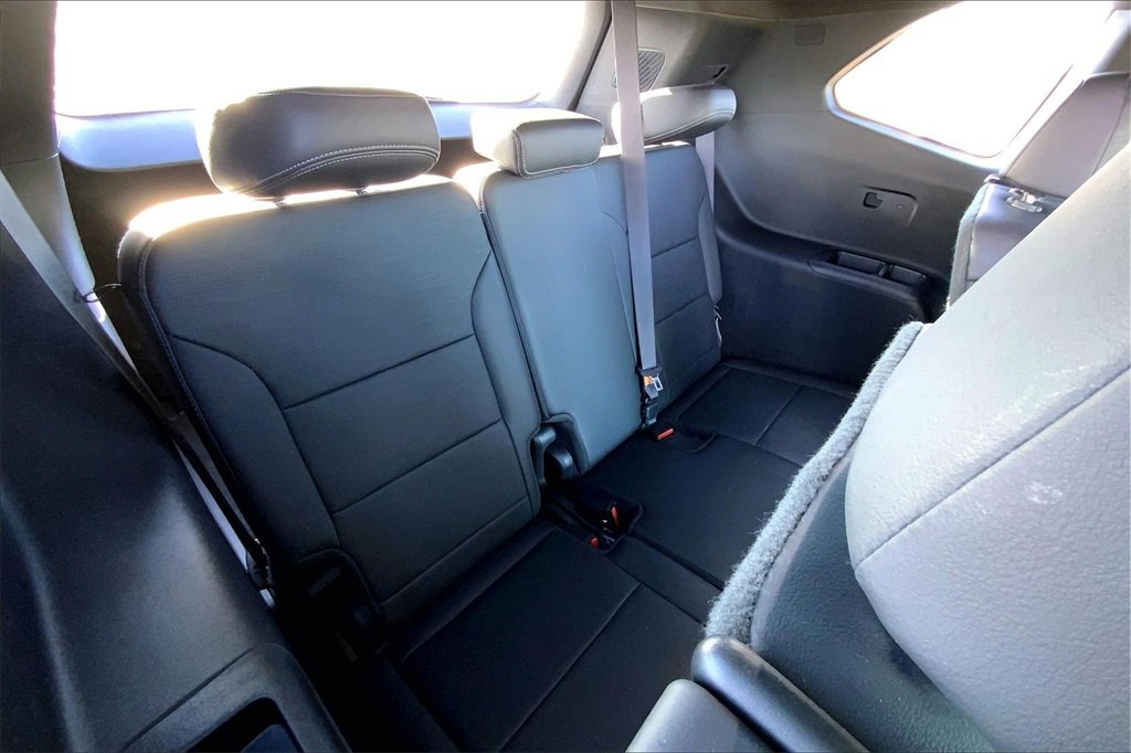 Used 2025 Buick Enclave Sport Touring image 21