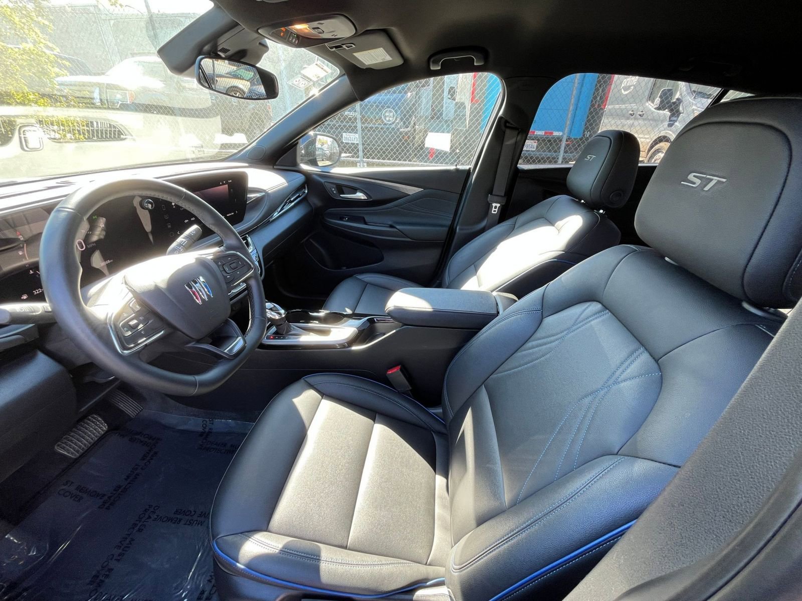 Used 2025 Buick Envista Sport Touring image 25