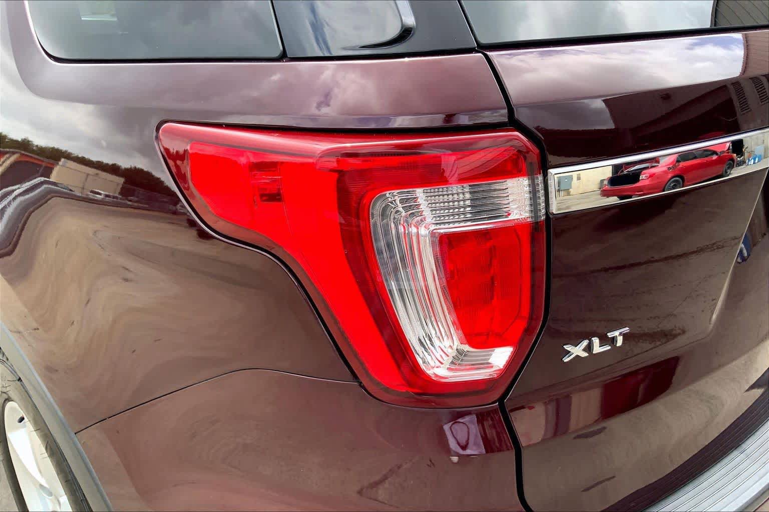 Used 2019 Ford Explorer XLT w/ Equipment Group 201A FWD image 28