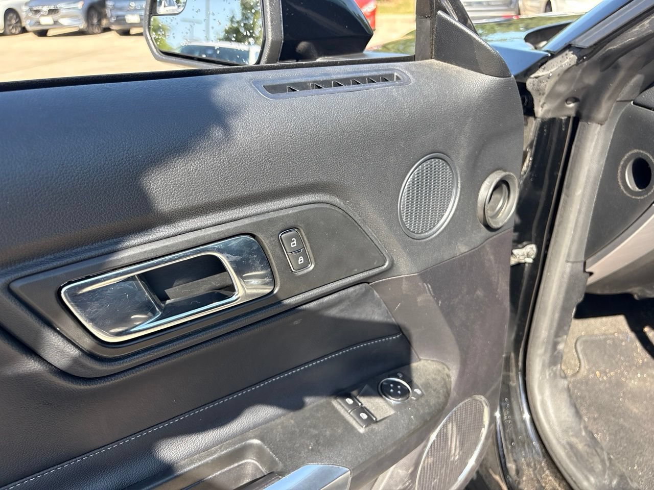 Used 2018 Ford Mustang Premium RWD image 12
