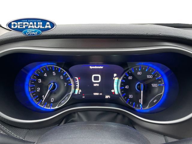 Used 2022 Chrysler Pacifica Touring-L image 2