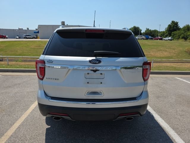 Used 2019 Ford Explorer Limited w/ Class III Trailer Tow Package FWD image 4