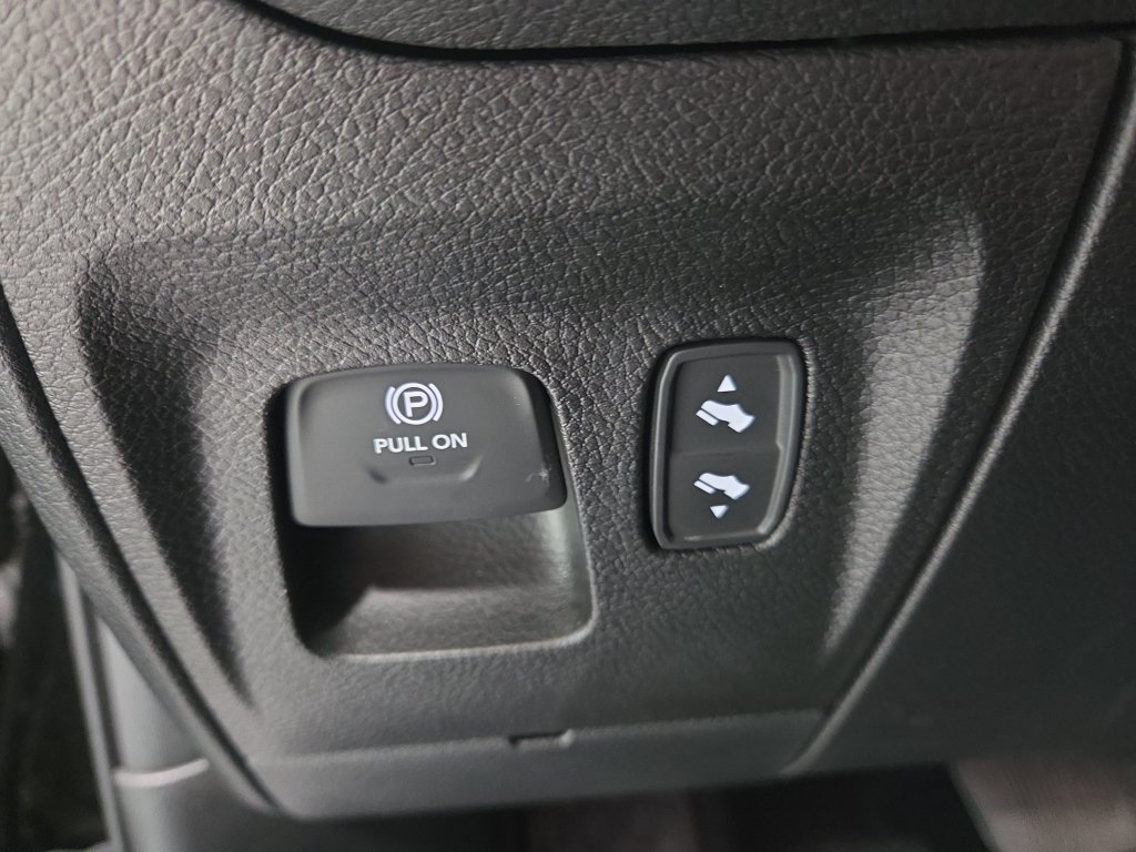 Used 2026 RAM 1500 Laramie AWD/4WD image 34