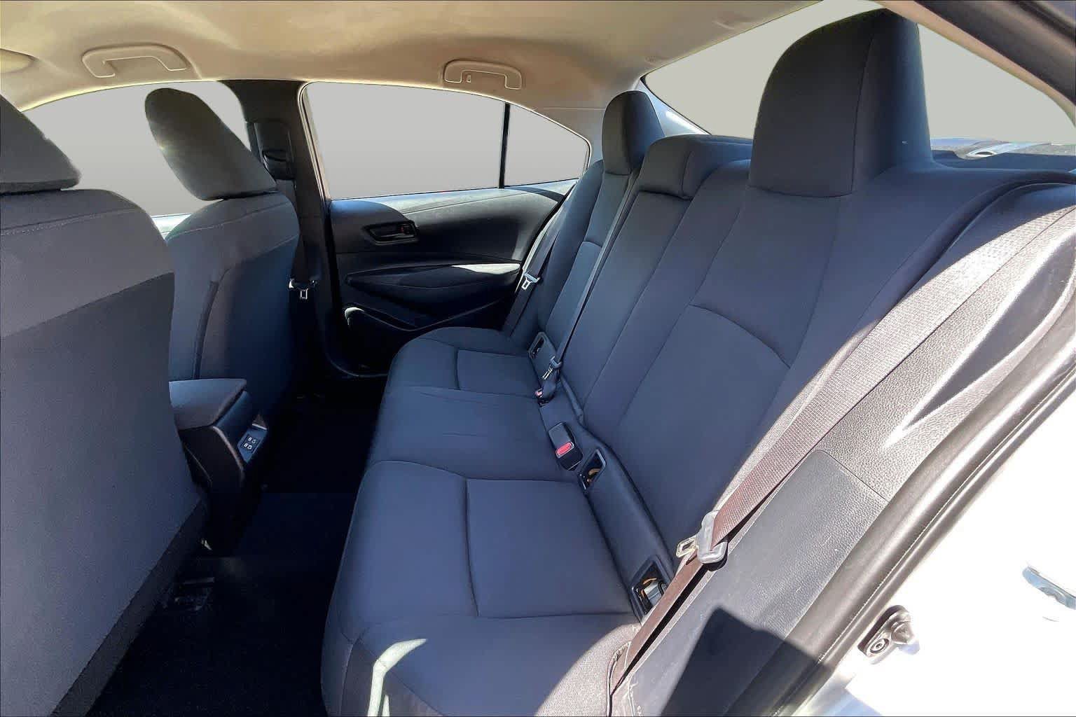 Used 2025 Toyota Corolla LE FWD image 20