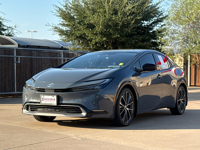 Used 2023 Toyota Prius XLE FWD image 3