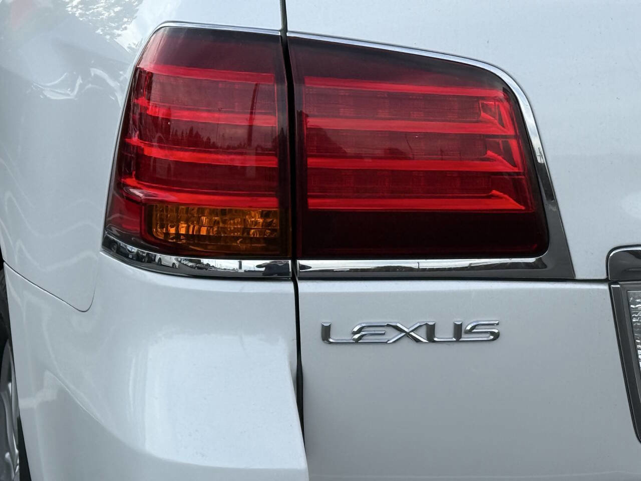 Used 2009 Lexus LX 570 4WD image 29