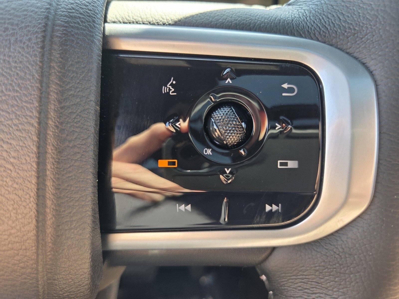 Used 2025 Nissan Armada Platinum image 28