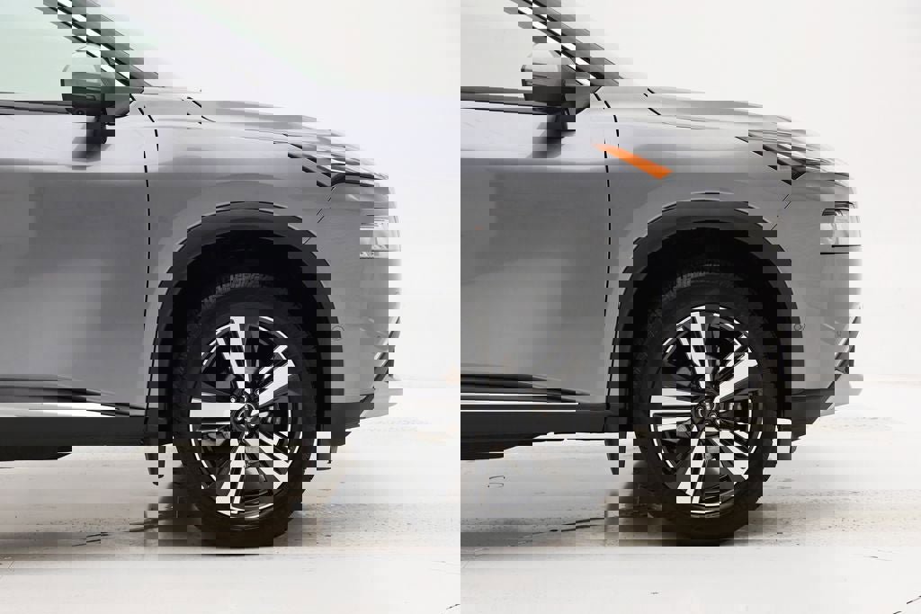 Used 2023 Nissan Rogue Platinum w/ Platinum Premium Package image 4