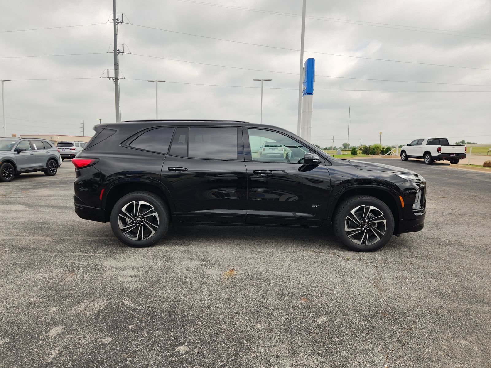 New 2026 Buick Enclave Sport Touring w/ Power Package FWD image 7