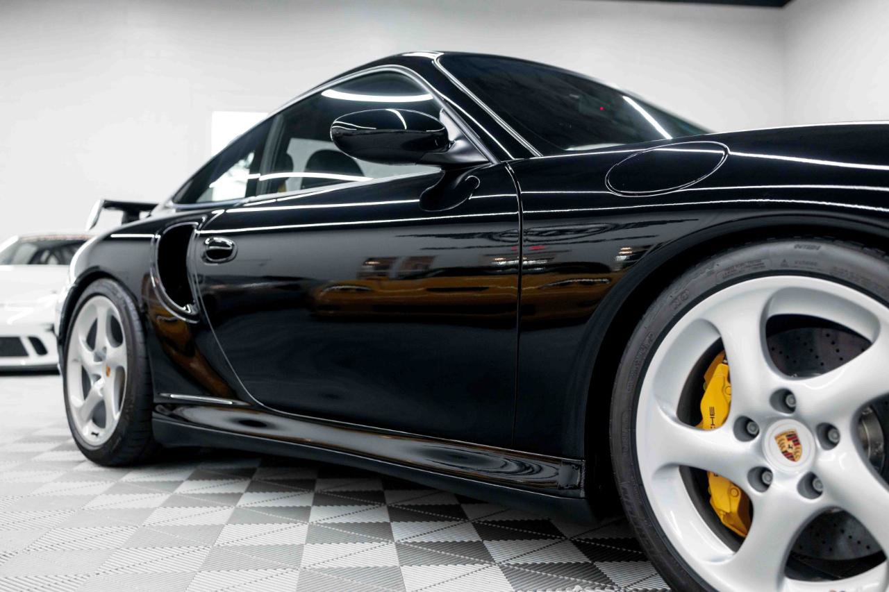 Used 2002 Porsche 911 GT2 RWD image 17