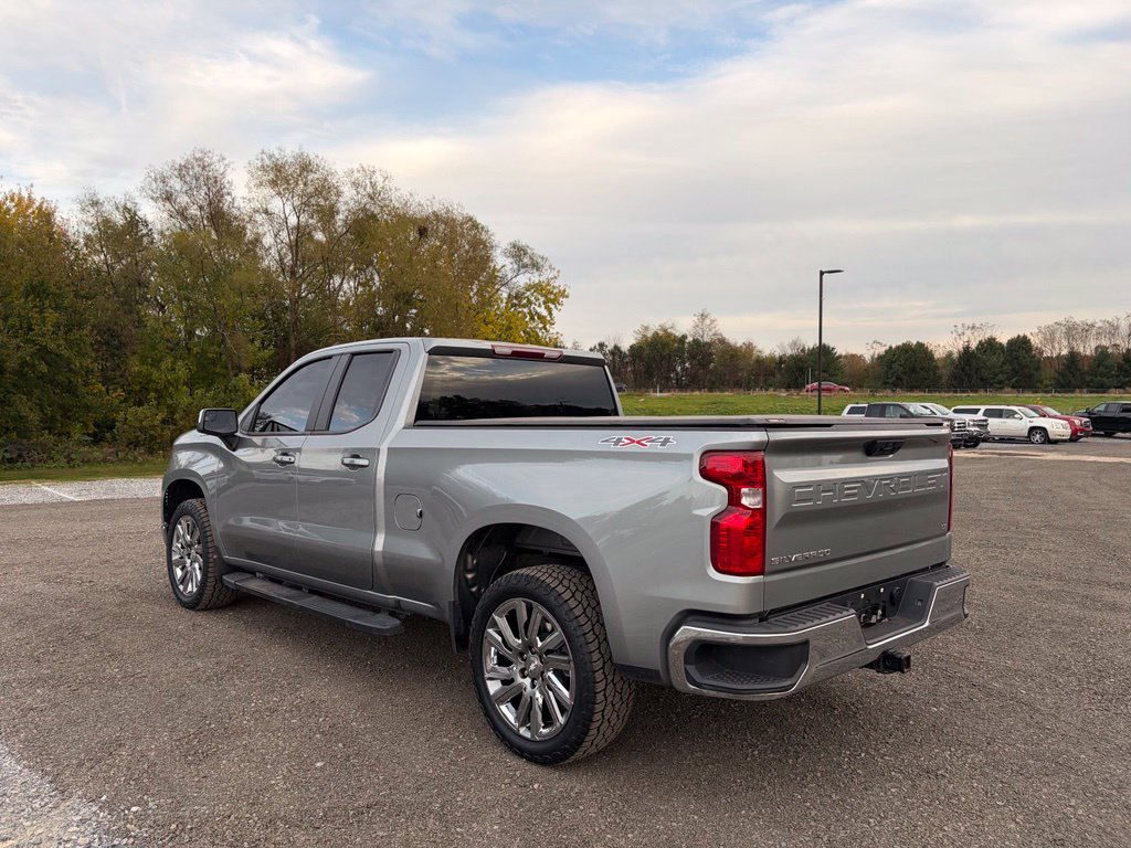 Used 2025 Chevrolet Silverado 1500 LT AWD/4WD image 8
