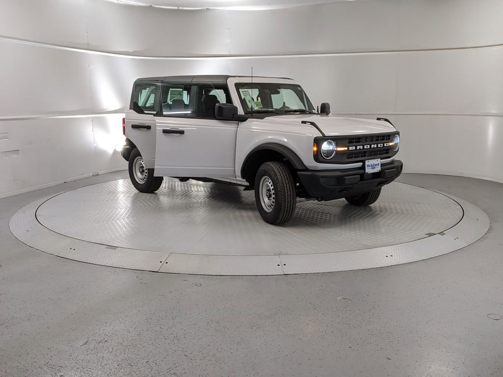 New 2025 Ford Bronco 4-Door image 7