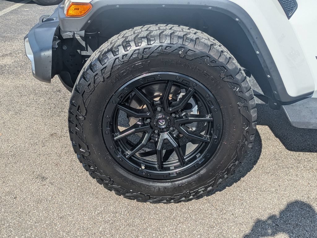 Used 2022 Jeep Wrangler Unlimited Sahara AWD/4WD image 11