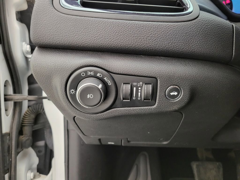 Used 2016 Chrysler 200 S w/ Navigation & Sound Group I image 33