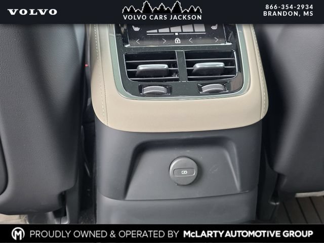 New 2026 Volvo XC90 T8 Ultra w/ Lounge Package AWD/4WD image 16