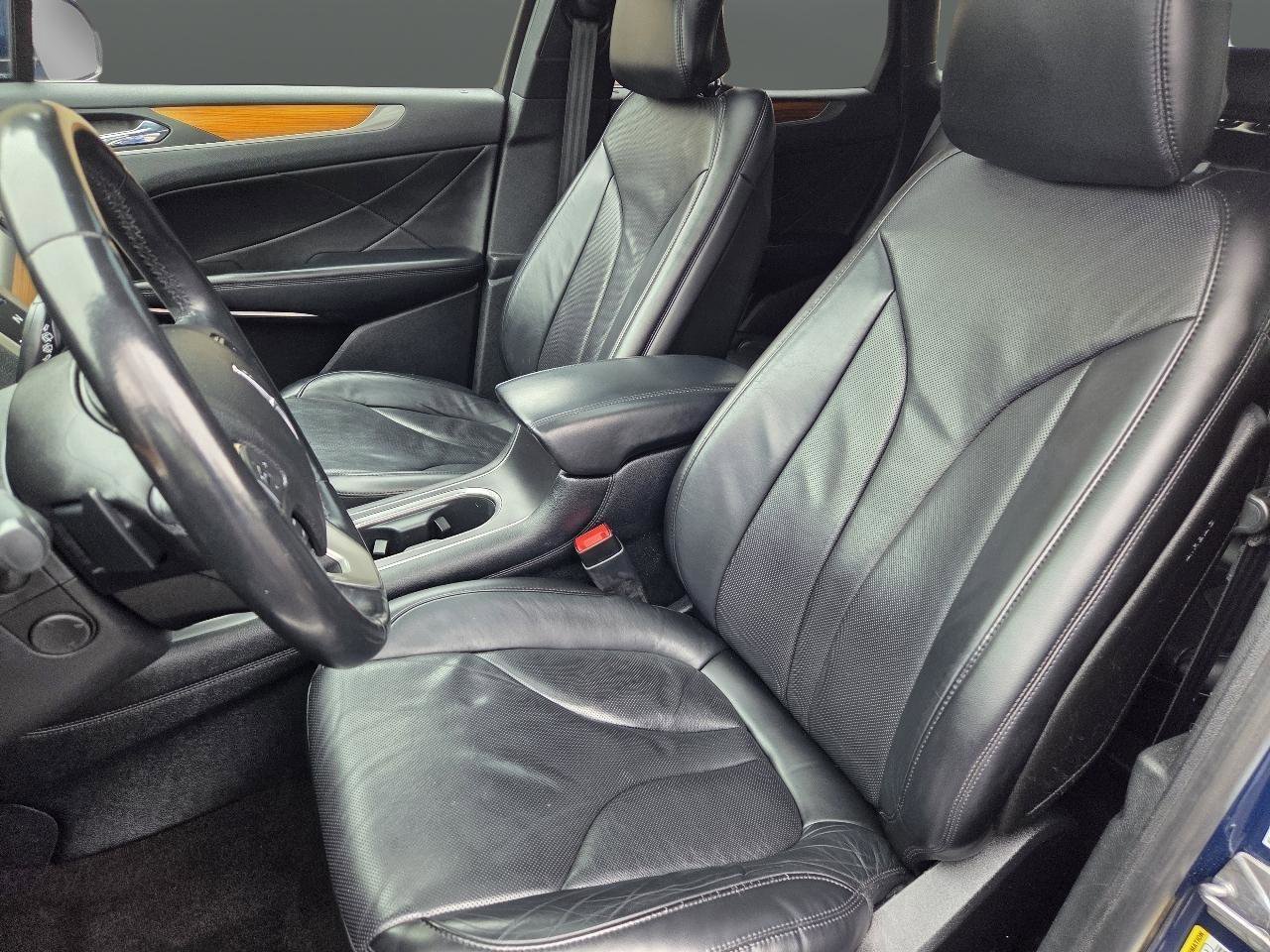 Used 2019 Lincoln MKC Reserve w/ MKC Climate Package image 12