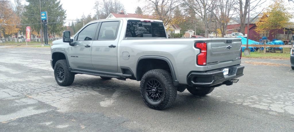 Used 2024 Chevrolet Silverado 2500 ZR2 w/ Technology Package image 5