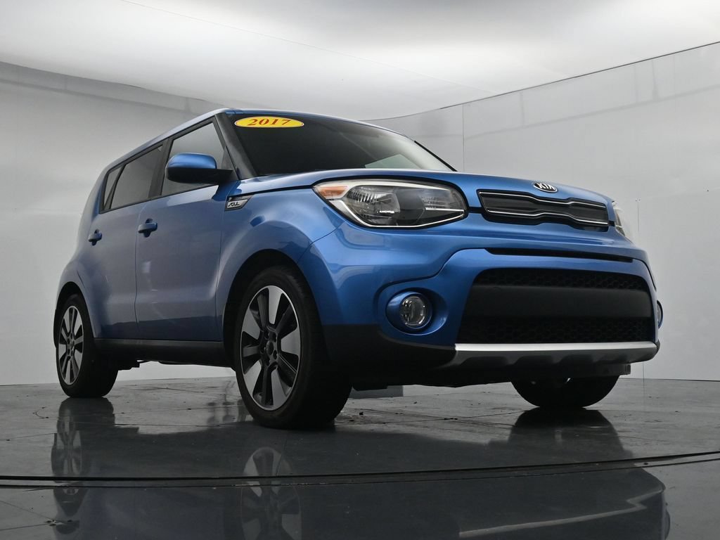 Used 2017 Kia Soul + w/ Designer's Package FWD image 33