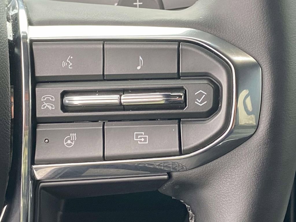 Used 2025 GMC Acadia Elevation FWD image 23
