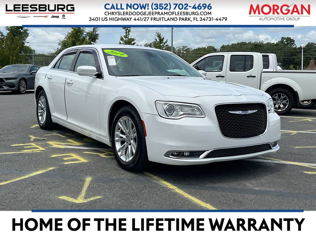 Used 2019 Chrysler 300 Touring w/ Driver Convenience Group RWD video 1