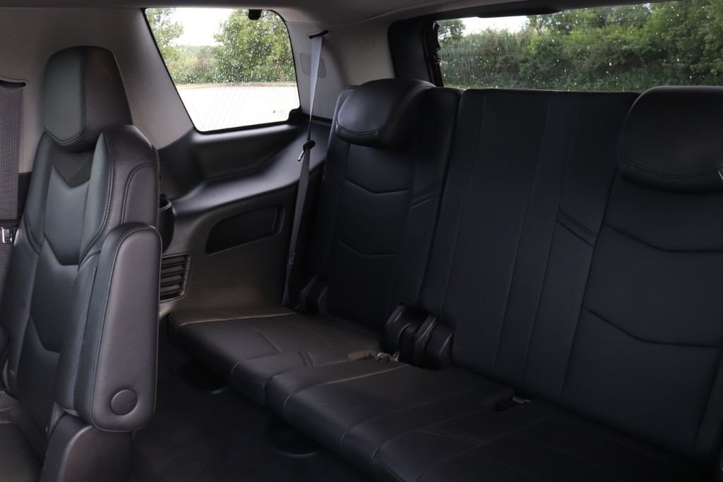 Used 2017 Cadillac Escalade Luxury AWD/4WD image 16