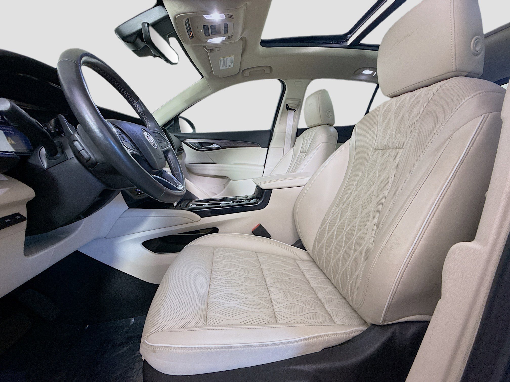 Used 2023 Buick Envision Avenir image 22