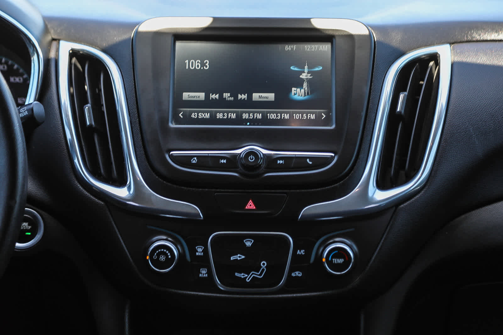 Used 2018 Chevrolet Equinox LT FWD image 14