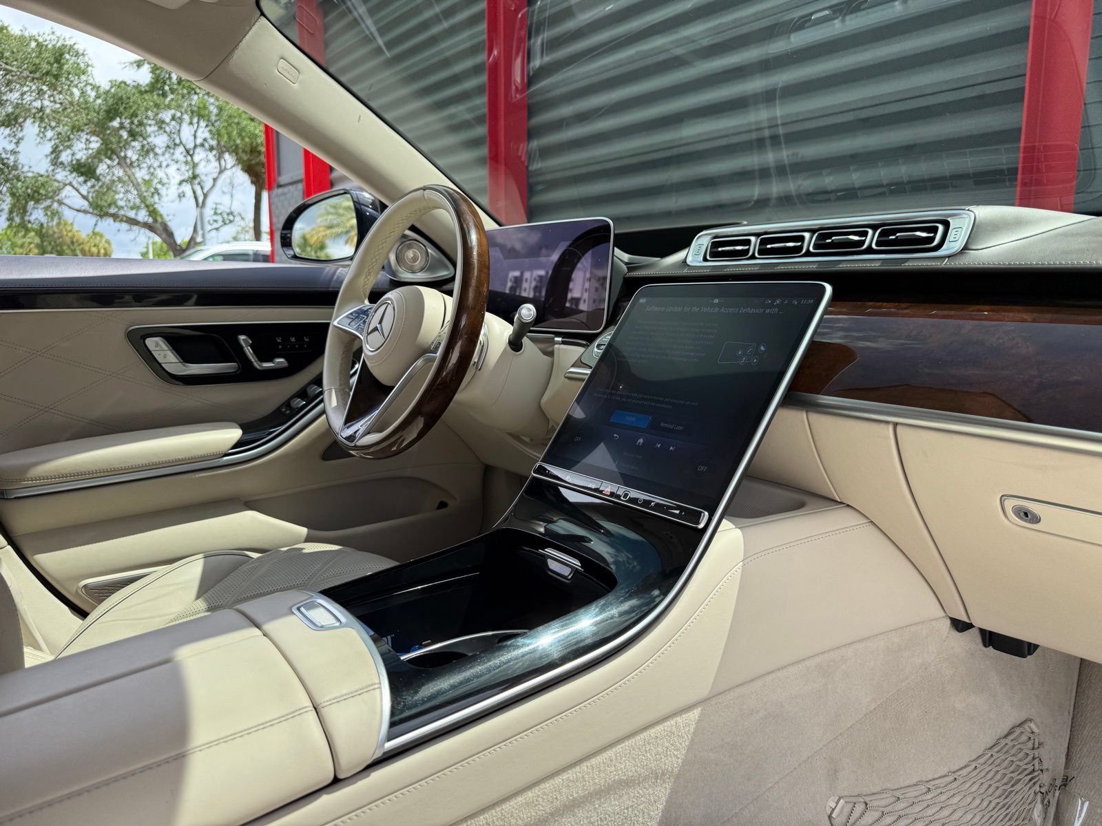 Used 2024 Mercedes-Benz Maybach S 580 4MATIC image 29
