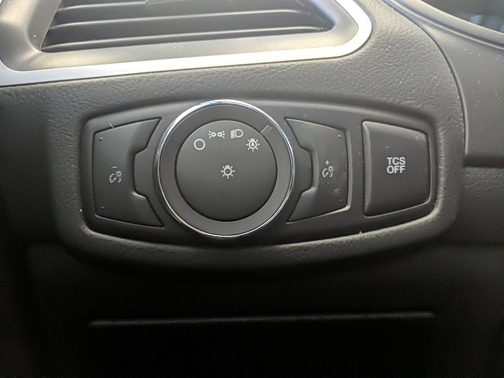 Used 2022 Ford Edge SEL image 23