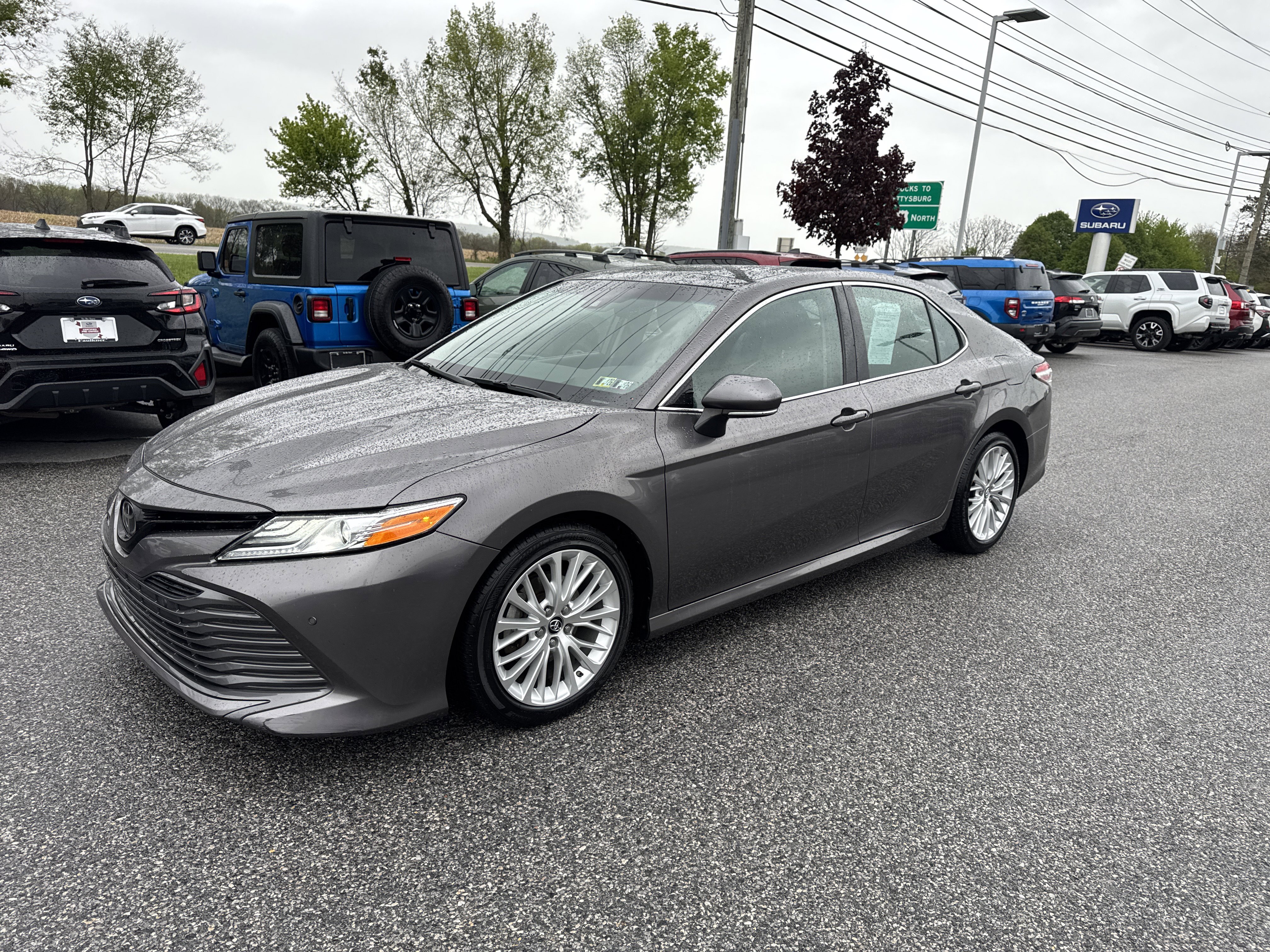 Used 2018 Toyota Camry XLE FWD image 25