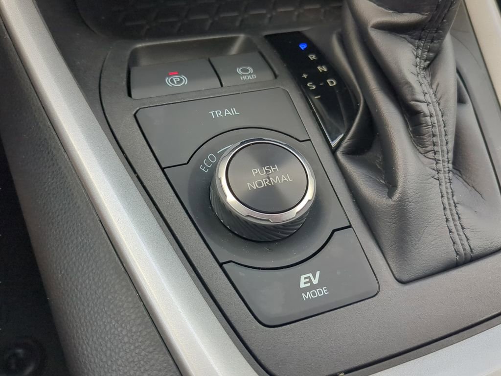 Used 2023 Toyota RAV4 AWD Hybrid image 19